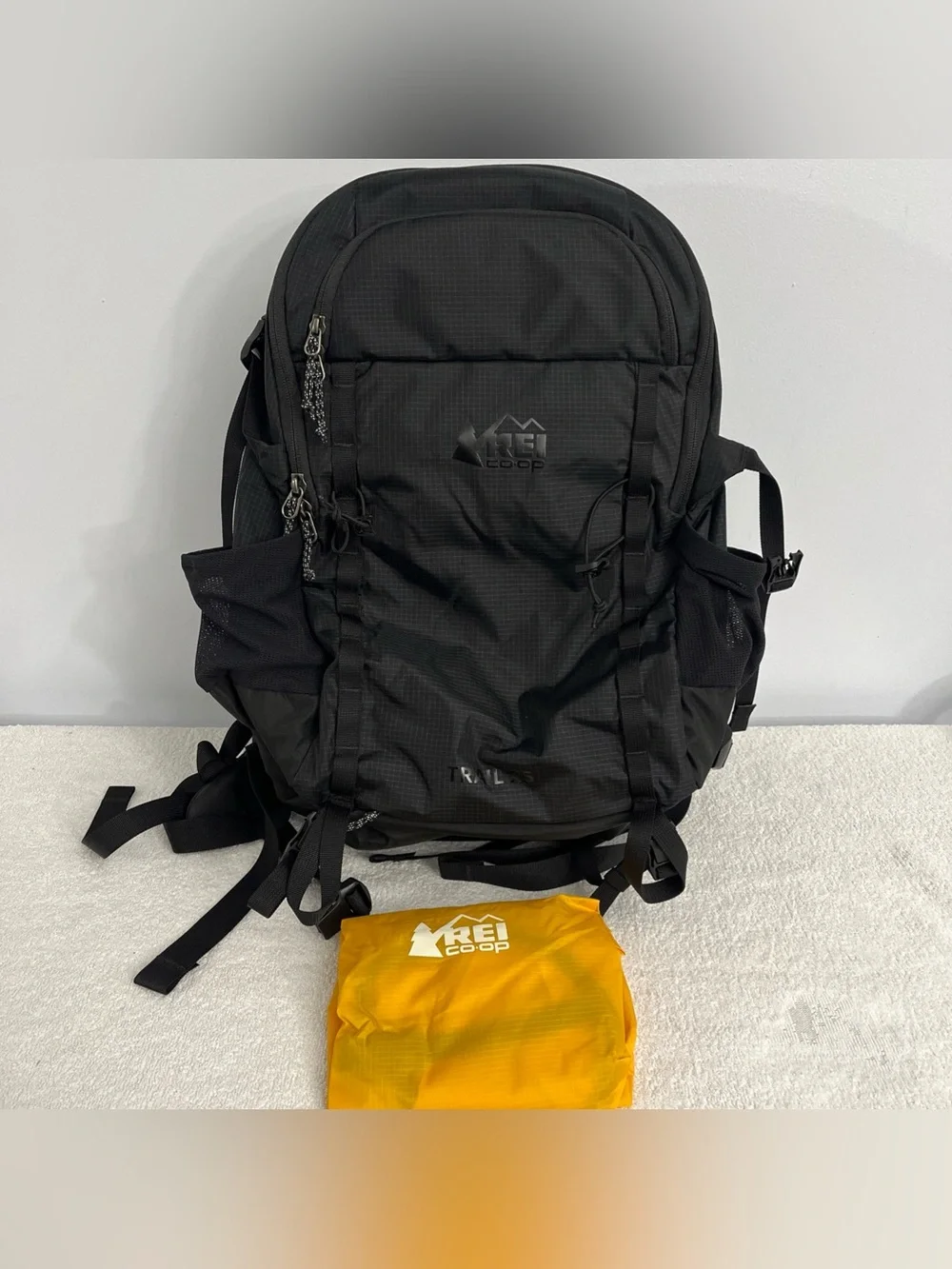 REI Co-op Trail 25 Backpack Black Day Hiking Pack With Rain Cover Rain Cover 4XL